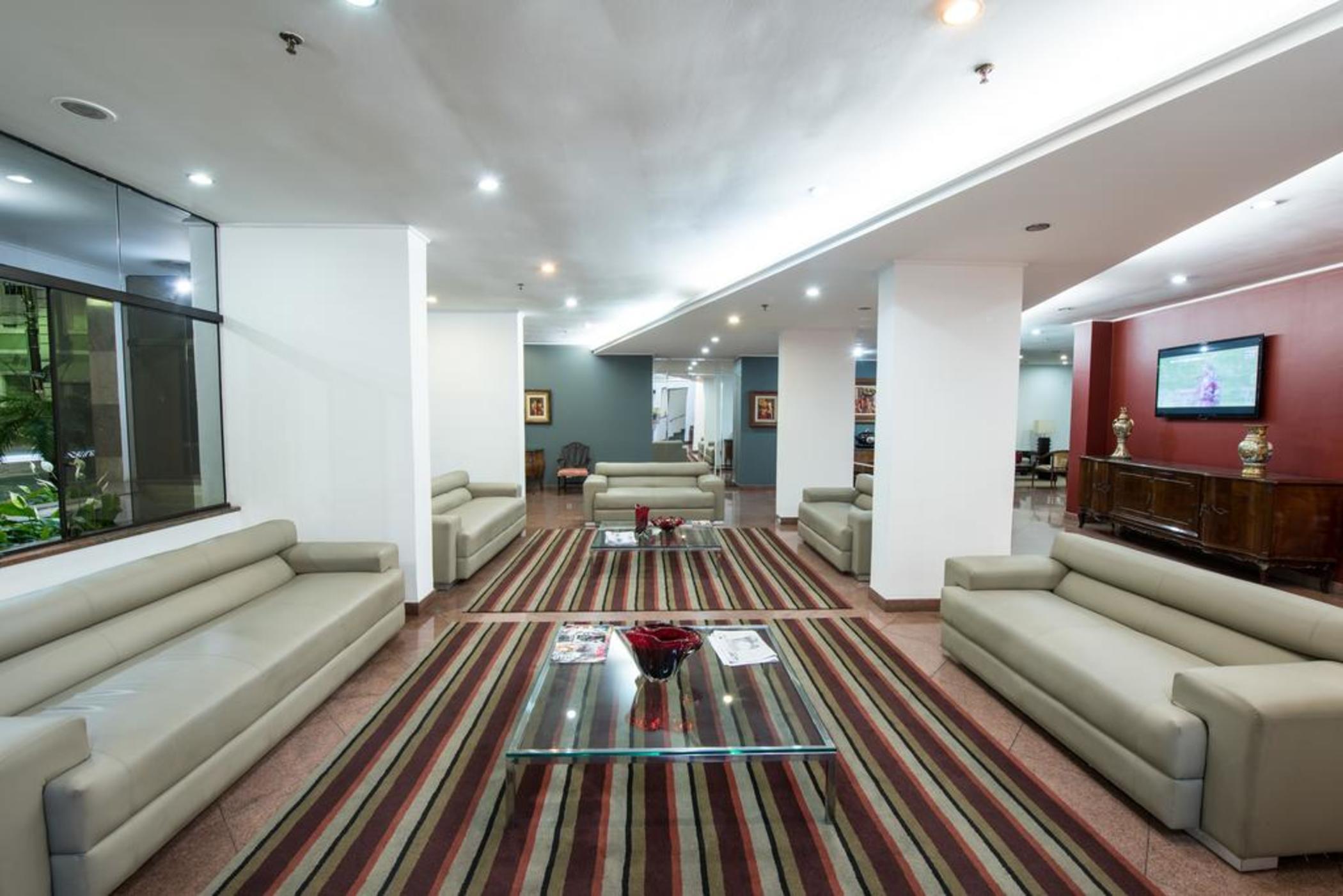 Hotel Carlton Plaza Poços de Caldas Buitenkant foto