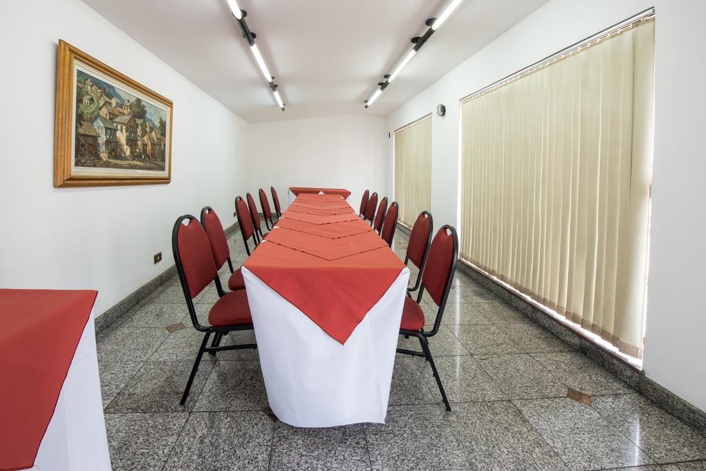 Hotel Carlton Plaza Poços de Caldas Buitenkant foto