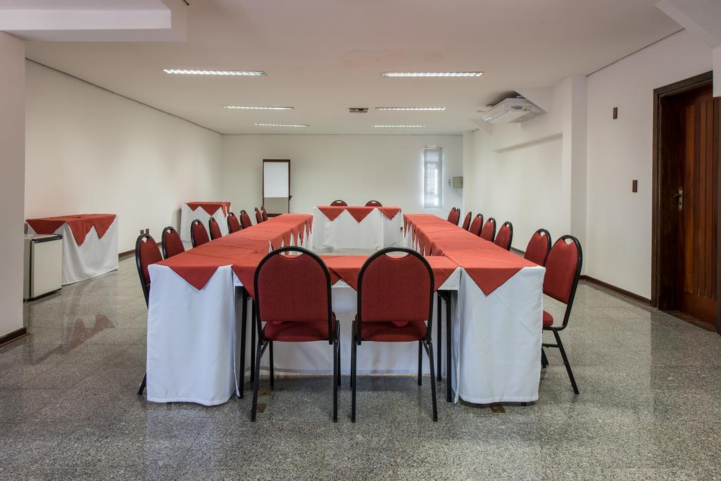 Hotel Carlton Plaza Poços de Caldas Buitenkant foto