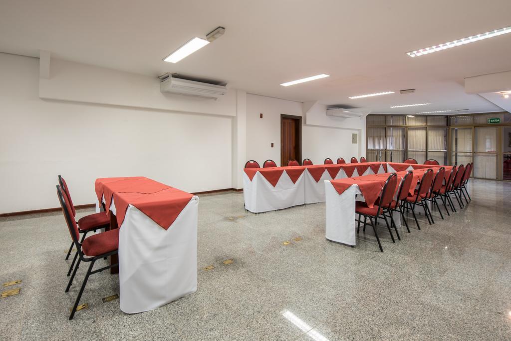 Hotel Carlton Plaza Poços de Caldas Buitenkant foto