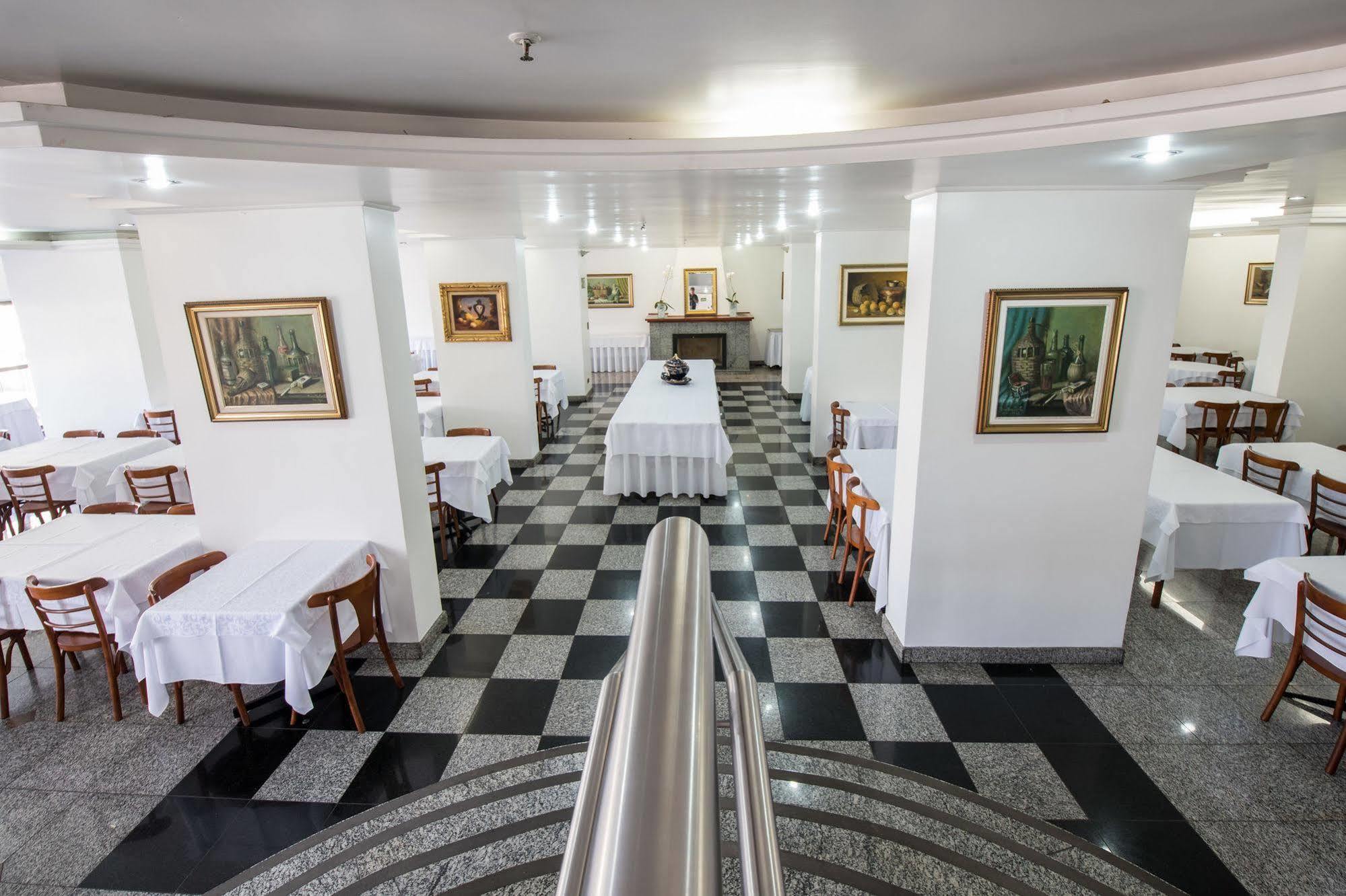 Hotel Carlton Plaza Poços de Caldas Buitenkant foto