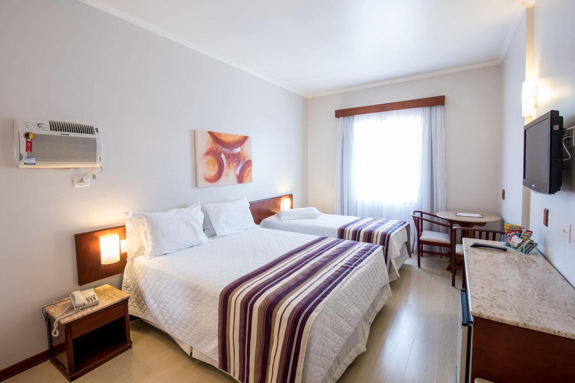 Hotel Carlton Plaza Poços de Caldas Buitenkant foto