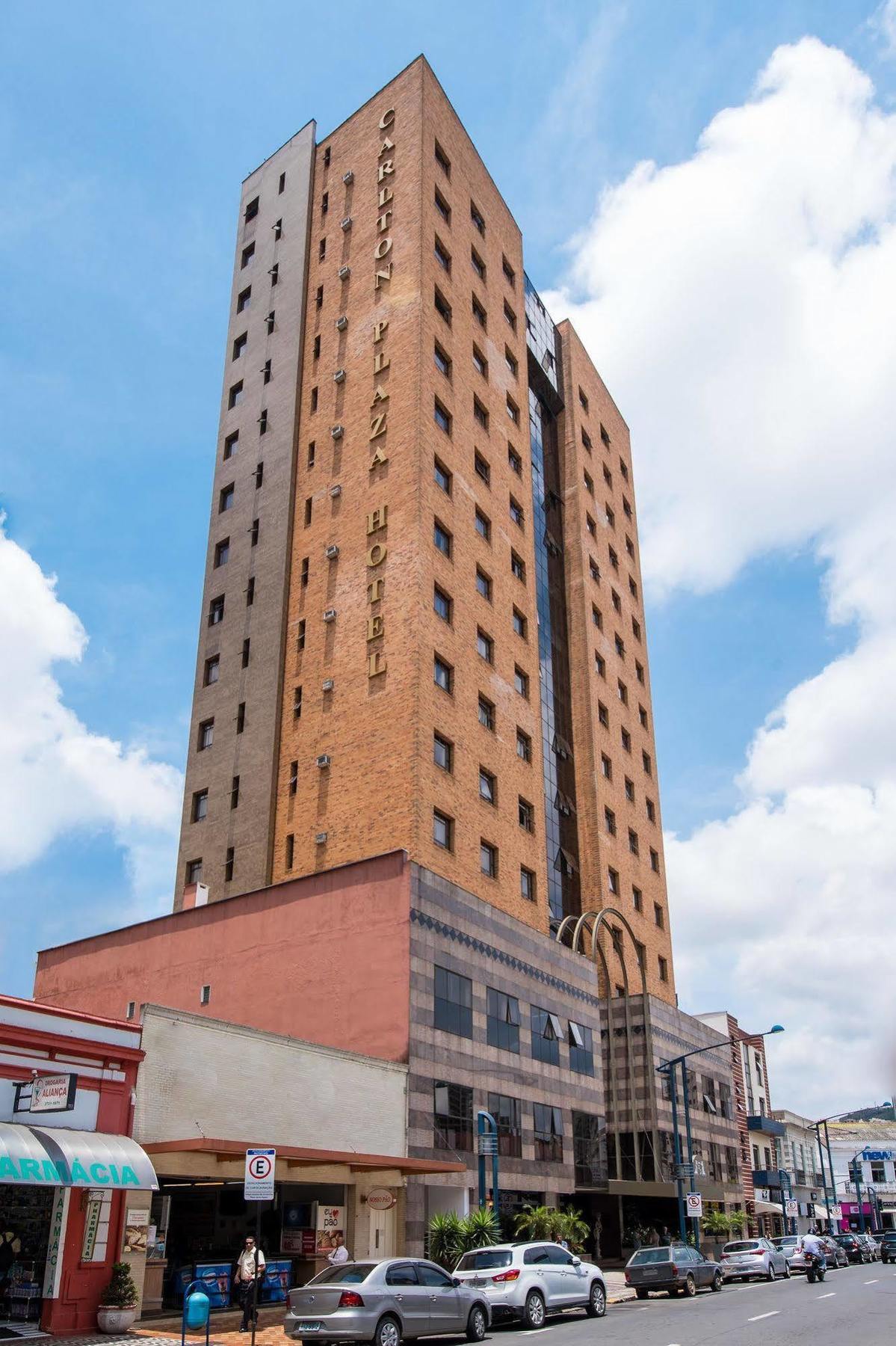 Hotel Carlton Plaza Poços de Caldas Buitenkant foto