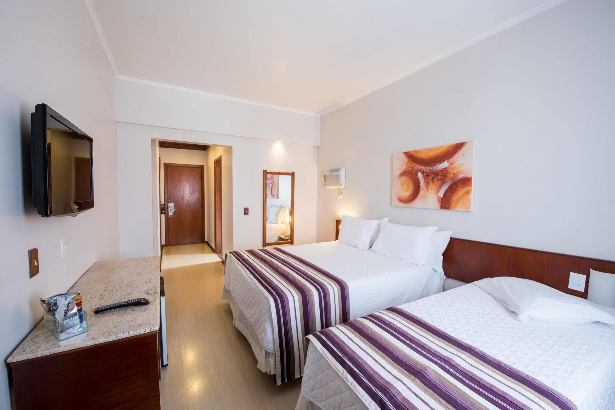 Hotel Carlton Plaza Poços de Caldas Buitenkant foto