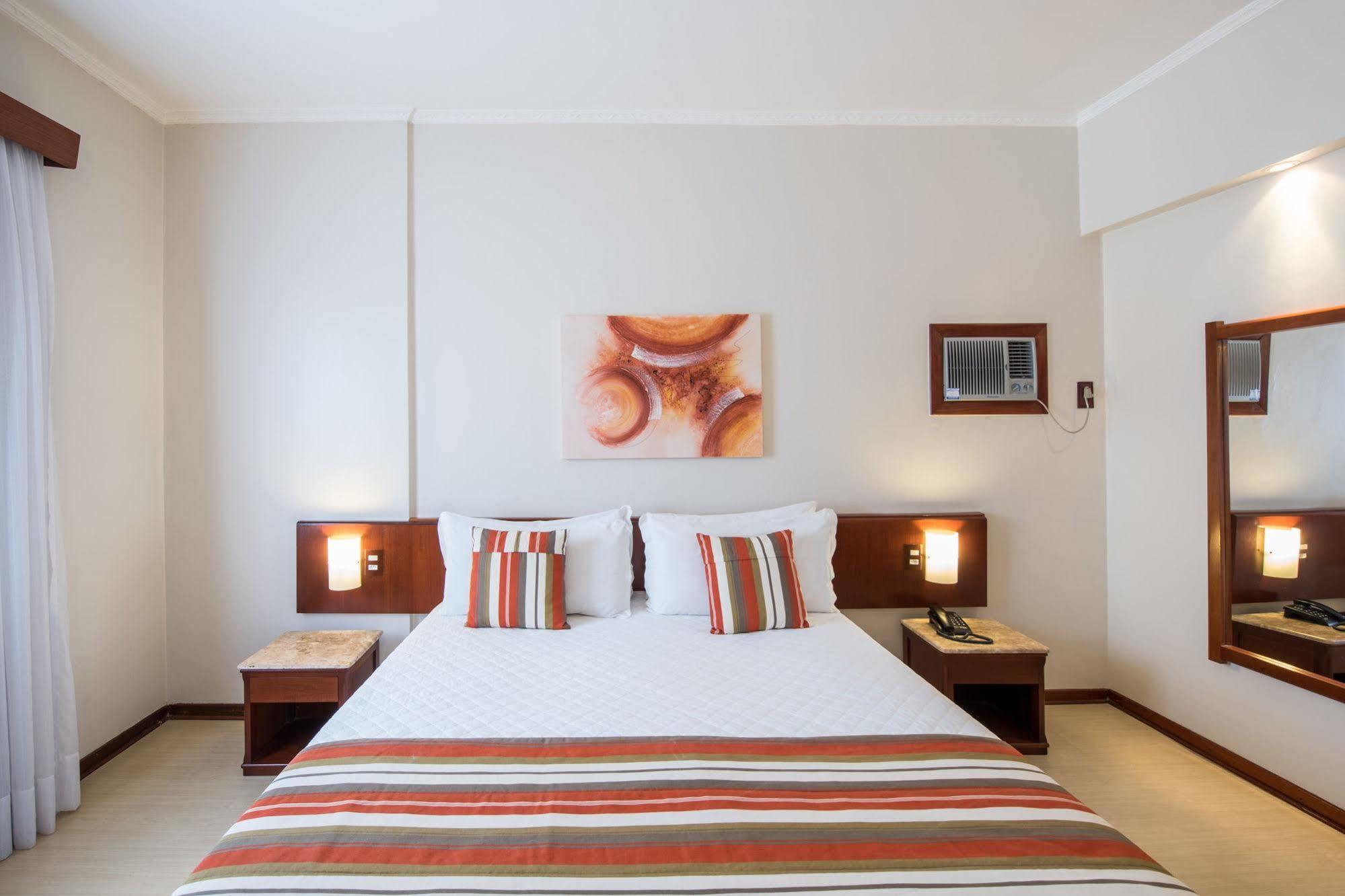 Hotel Carlton Plaza Poços de Caldas Buitenkant foto