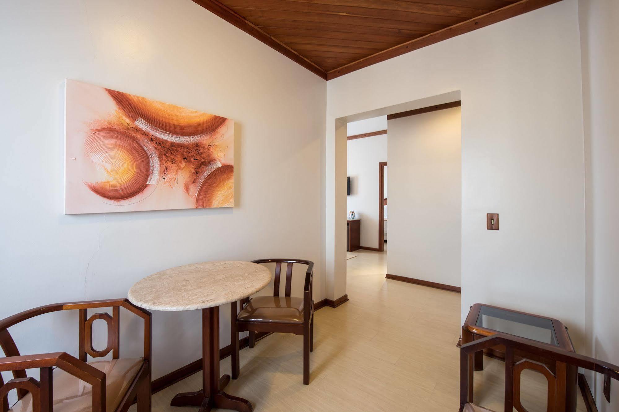 Hotel Carlton Plaza Poços de Caldas Buitenkant foto