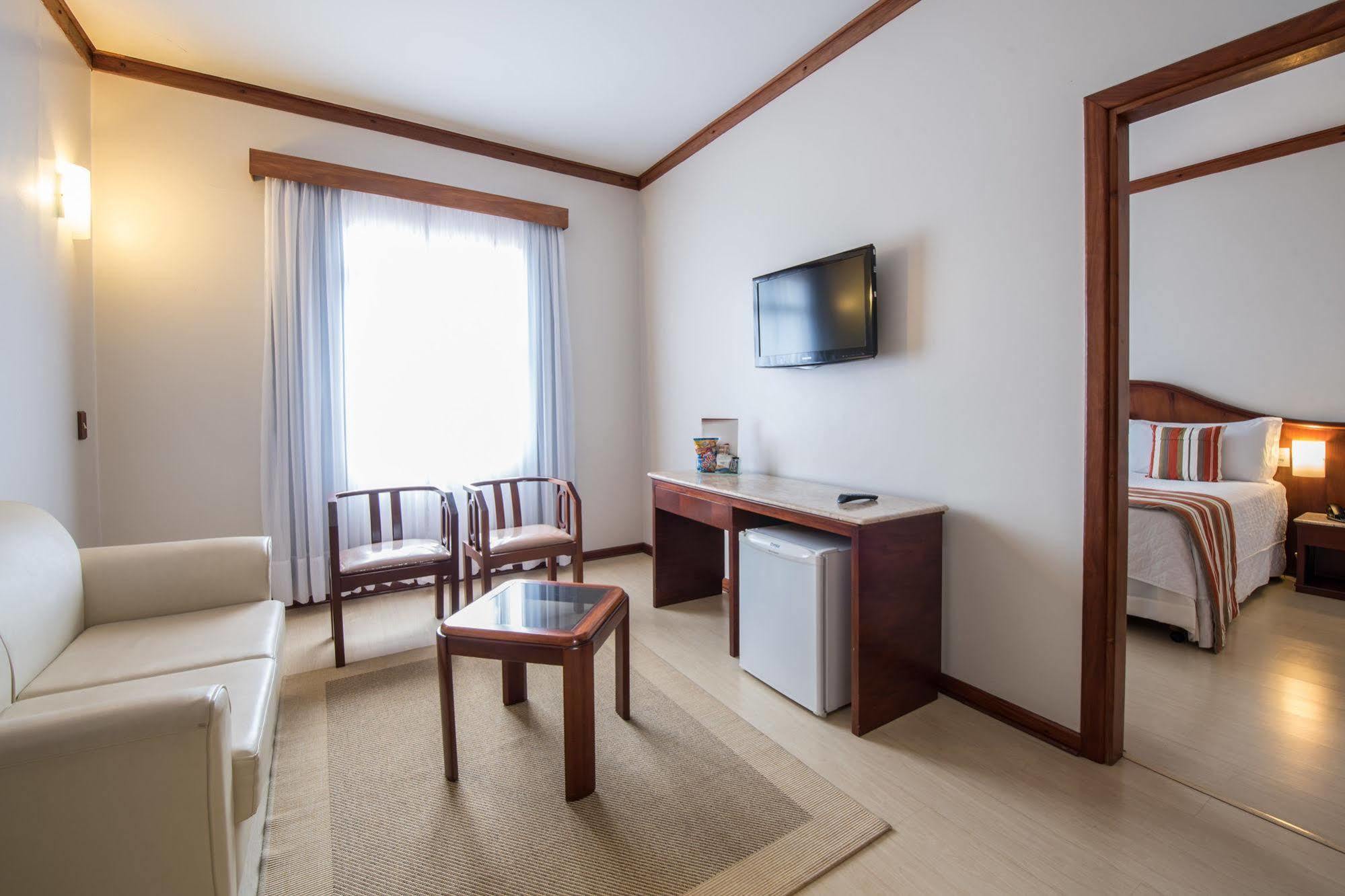 Hotel Carlton Plaza Poços de Caldas Buitenkant foto